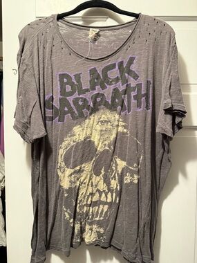 Magnolia Pearl Purple Gray Black Sabbath Skull Tee